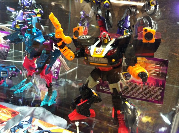 BotCon 2012 Exclusives Shattered Glass Optimus Prime Octopunch Junkions  (2 of 5)